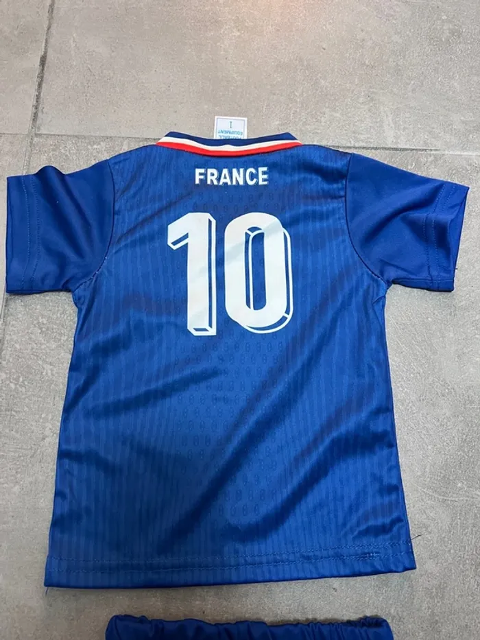Ensemble de foot 12 mois - photo numéro 2