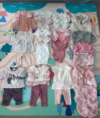Lots vêtements filles 1 mois