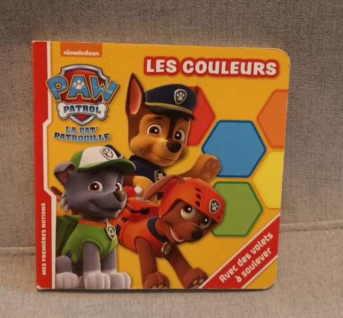Livre cartonné pat patrouille les couleurs