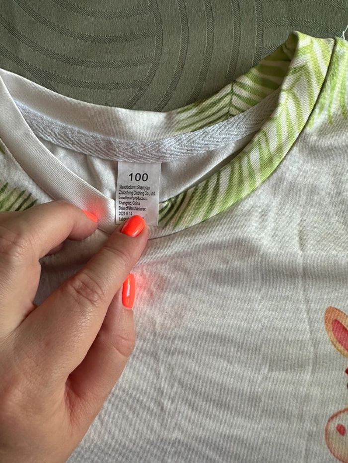 T shirt enfant 100cm neuf - photo numéro 2