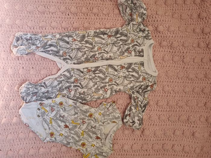 Ensemble pyjama et body