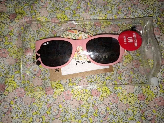 Lunettes de soleil neuves avec étiquette - photo numéro 3