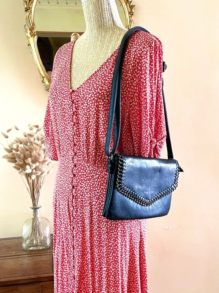 Sac à Main Noir Élégant avec Détails en Tresse et chaine brodé - photo numéro 8