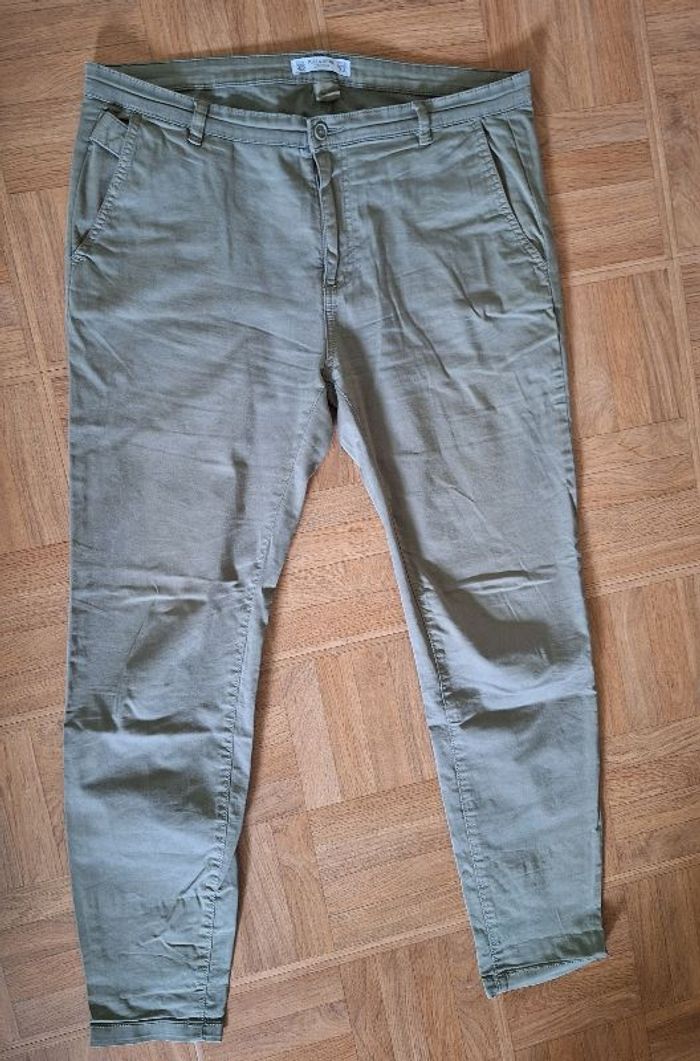 Pantalon chino vert olive