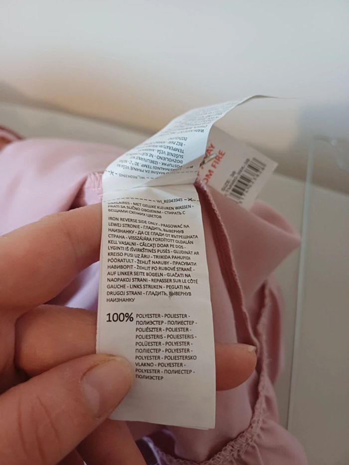 Robe rose satinée chic Reserved YFL taille M 38 - photo numéro 11