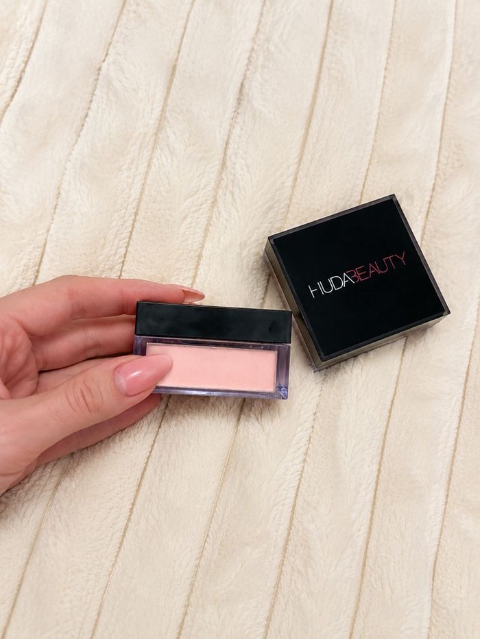 Poudre libre Huda beauty - photo numéro 1