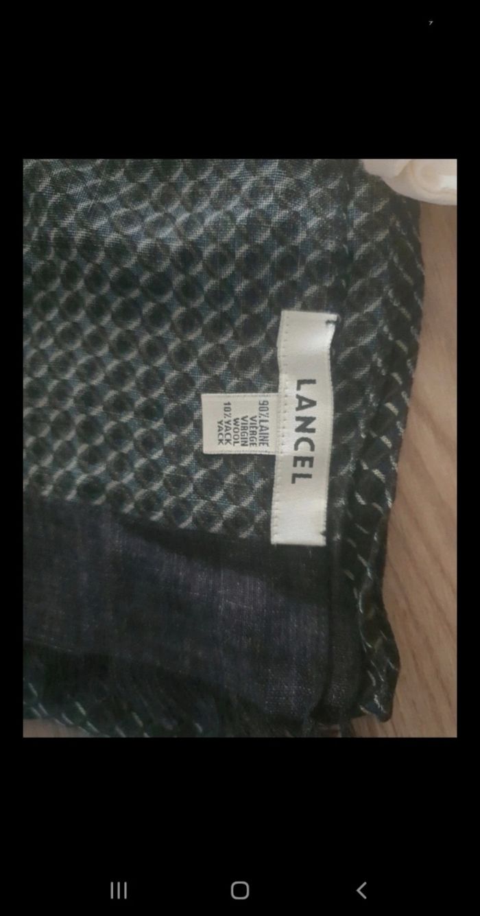 Foulard Lancel - photo numéro 3