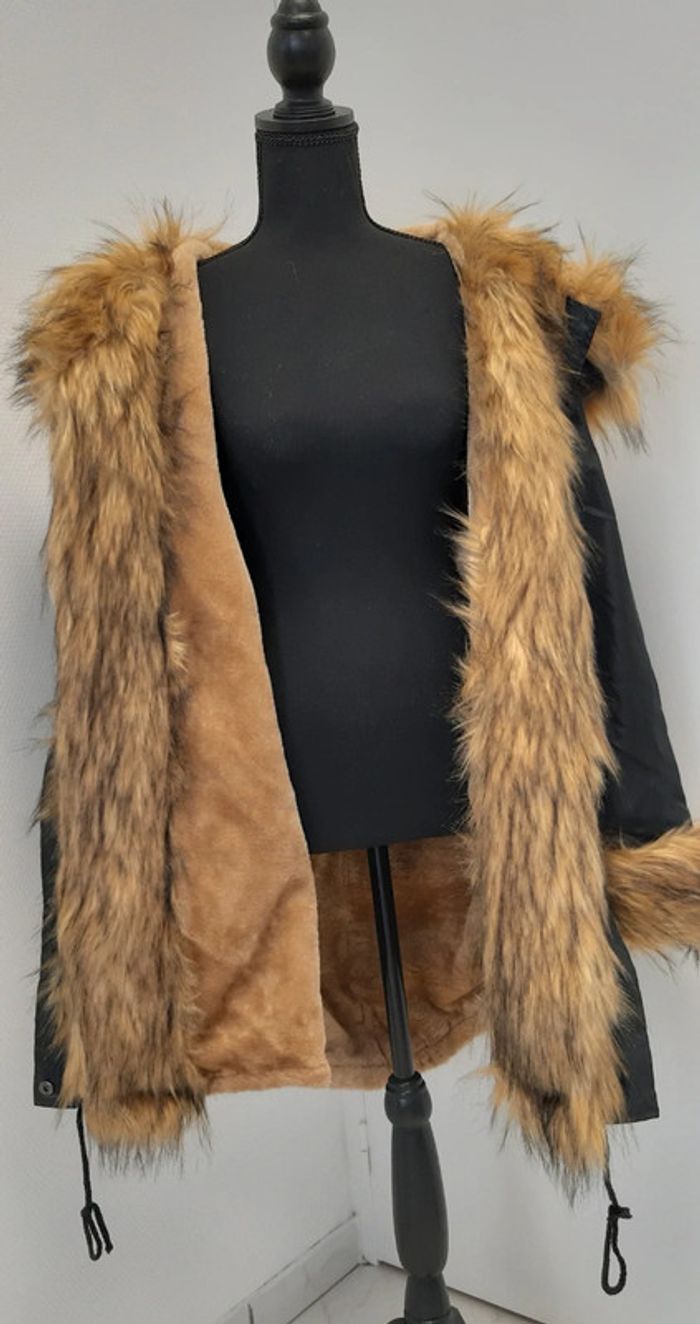 Très belle parka imperméable à capuche doublée fourrure synthétique - photo numéro 6
