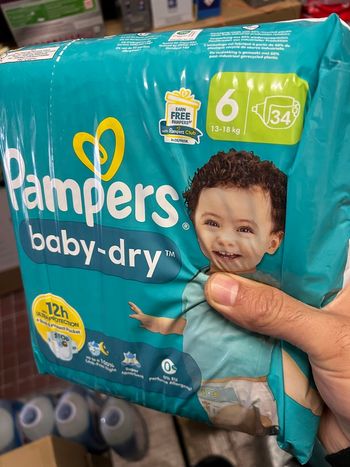 Couches Pampers taille 6