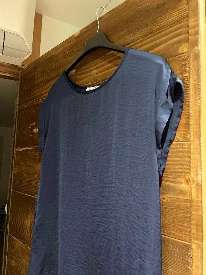 Robe tee shirt aspect satiné bleu marine - photo numéro 2