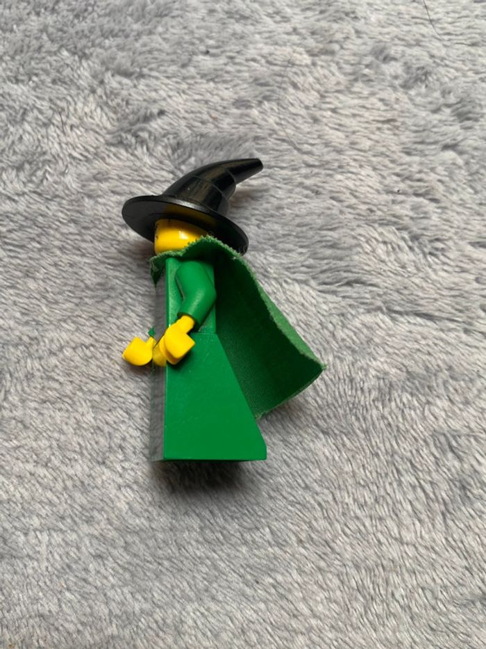 Minifigure lego Harry Potter Chamber of Secrets Professor Minerva McGonagall Green Robe and Cape - photo numéro 5
