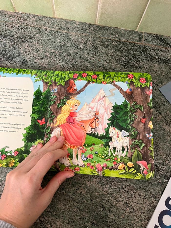 Livre puzzle une princesse - photo numéro 3