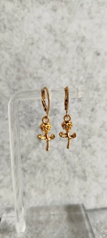 🍄 Boucles d’oreilles ▪ fleur dorée fermoir anneau
