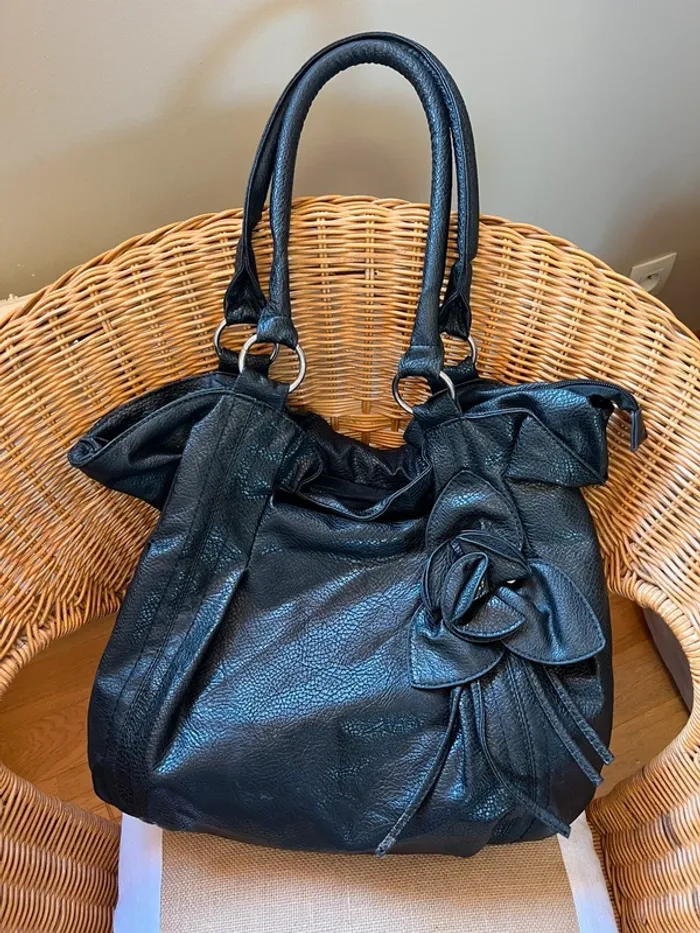 Sac vintage y2k en cuir synthétique noir avec fleur [ref 2508SBl168] - photo numéro 10