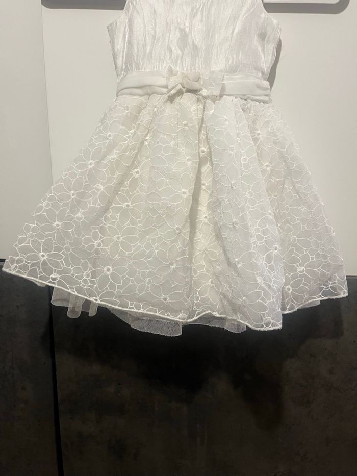 Robe orchestra très bon état taille 4 ans