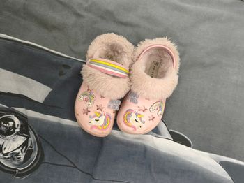 Je vends pantoufle Pour fille 