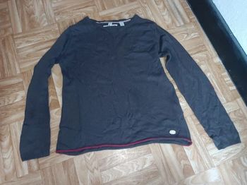 Pull fille marron foncé et rouge Okaïdi taille 12 ans en excellent état