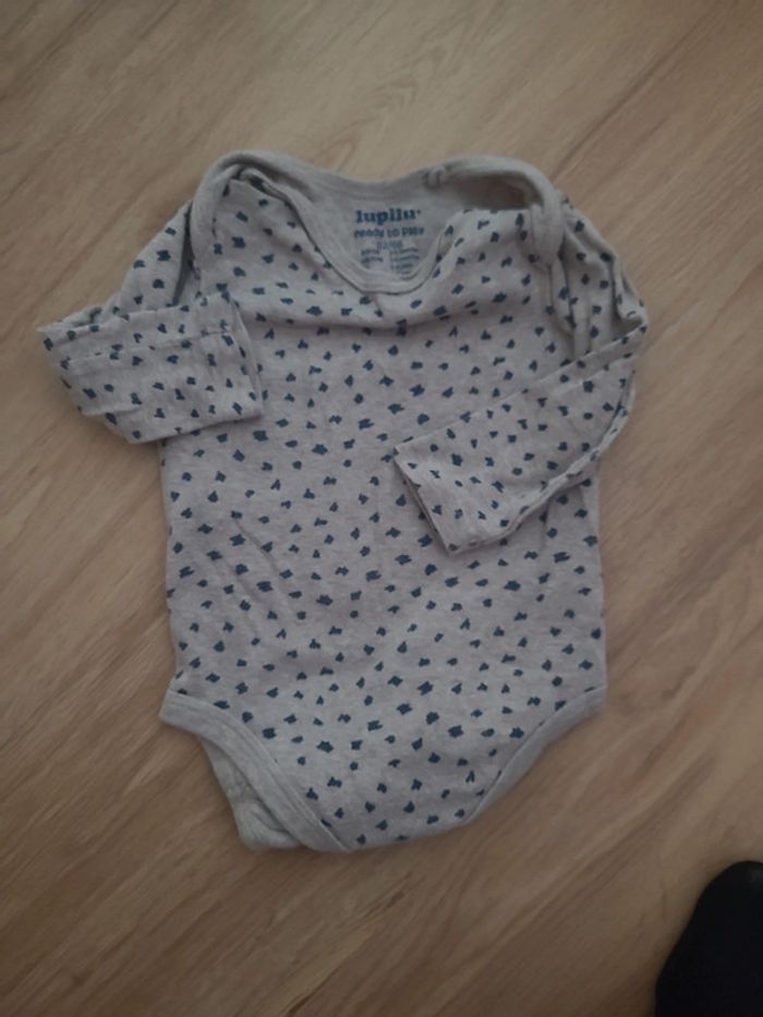 Ensemble lot de 3 pull gilet et 2 bodies taille 6 mois - photo numéro 8