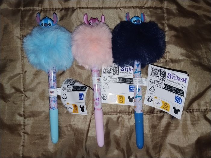 Lot 3 crayons stitch Disney