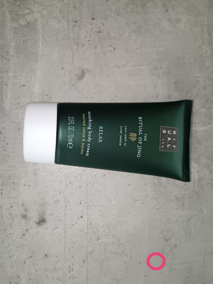 Lot 4 crèmes pour le corps  + 1 crème main - photo numéro 2