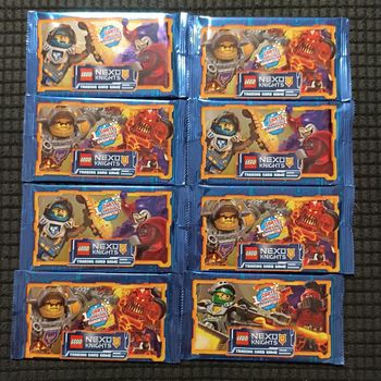 Lot N1.de 8 booster neufs de cartes lego Nexo knights