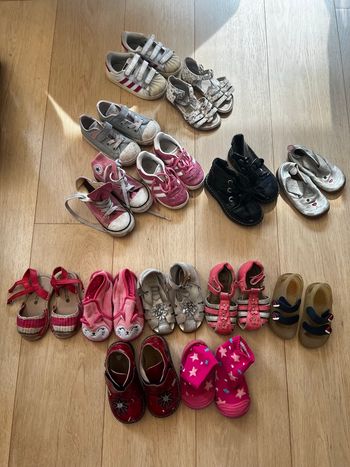 Lot chaussures fille 22/23/24 - adidas, converse et autre 