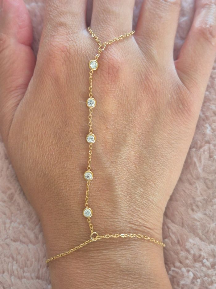 Bracelet de main magnifique en acier
