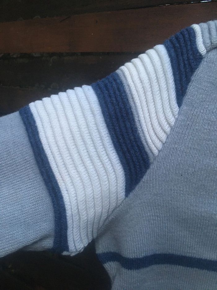 Joli pull en laine - photo numéro 2