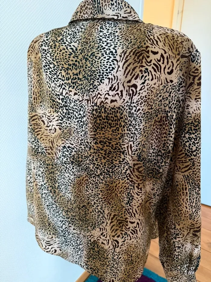 Chemisier vintage léopard en très bon état taille 40-42 damart - photo numéro 6