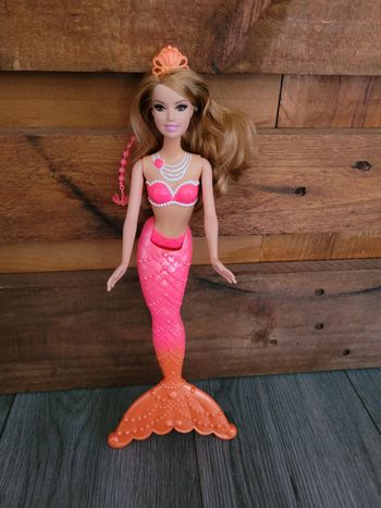 Poupée Barbie sirène