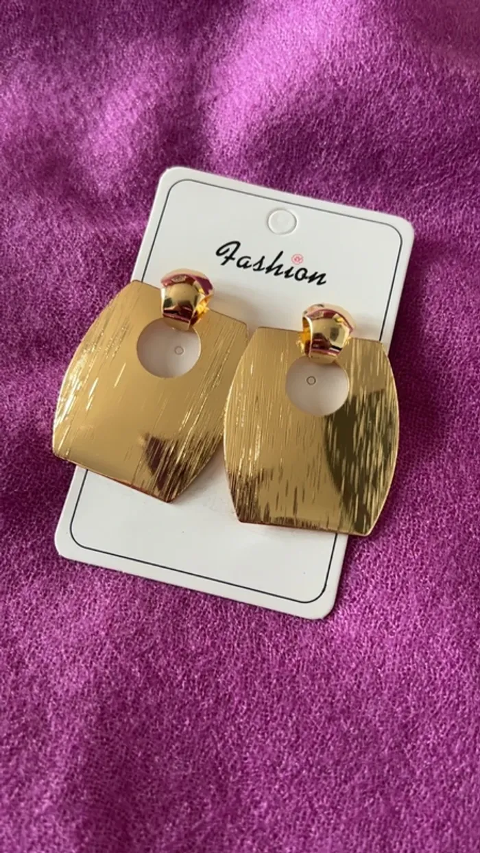 Boucles d’oreilles Neuves 💛