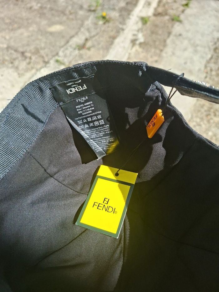 Casquette fendi - photo numéro 3