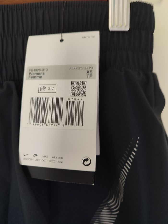 Short Nike neuf - photo numéro 4