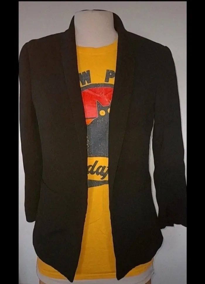 Blazer noir de chez h&m taille 36, manches 3/4