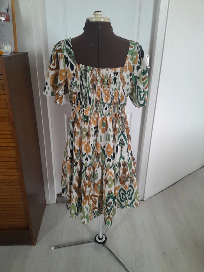 Jolie robe été courte smock au dos ouvert sur le ventre manches bouffantes Ravibelle paris - photo numéro 2