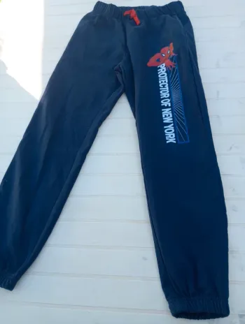 Jogging spiderman neuf de taille 10ans
