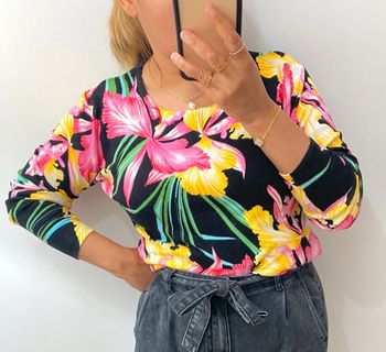 Superbe Pull Fin A Fleurs Taille L