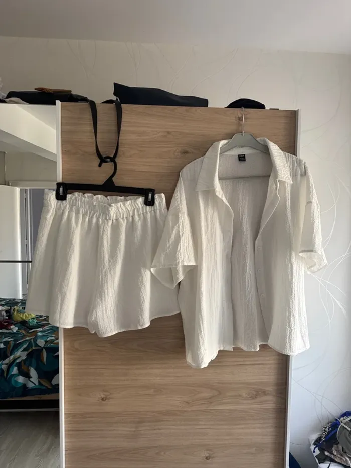 Ensemble, chemise, short