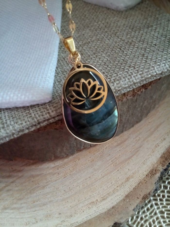 Collier pierre de labradorite naturelle fleur de lotus - photo numéro 2
