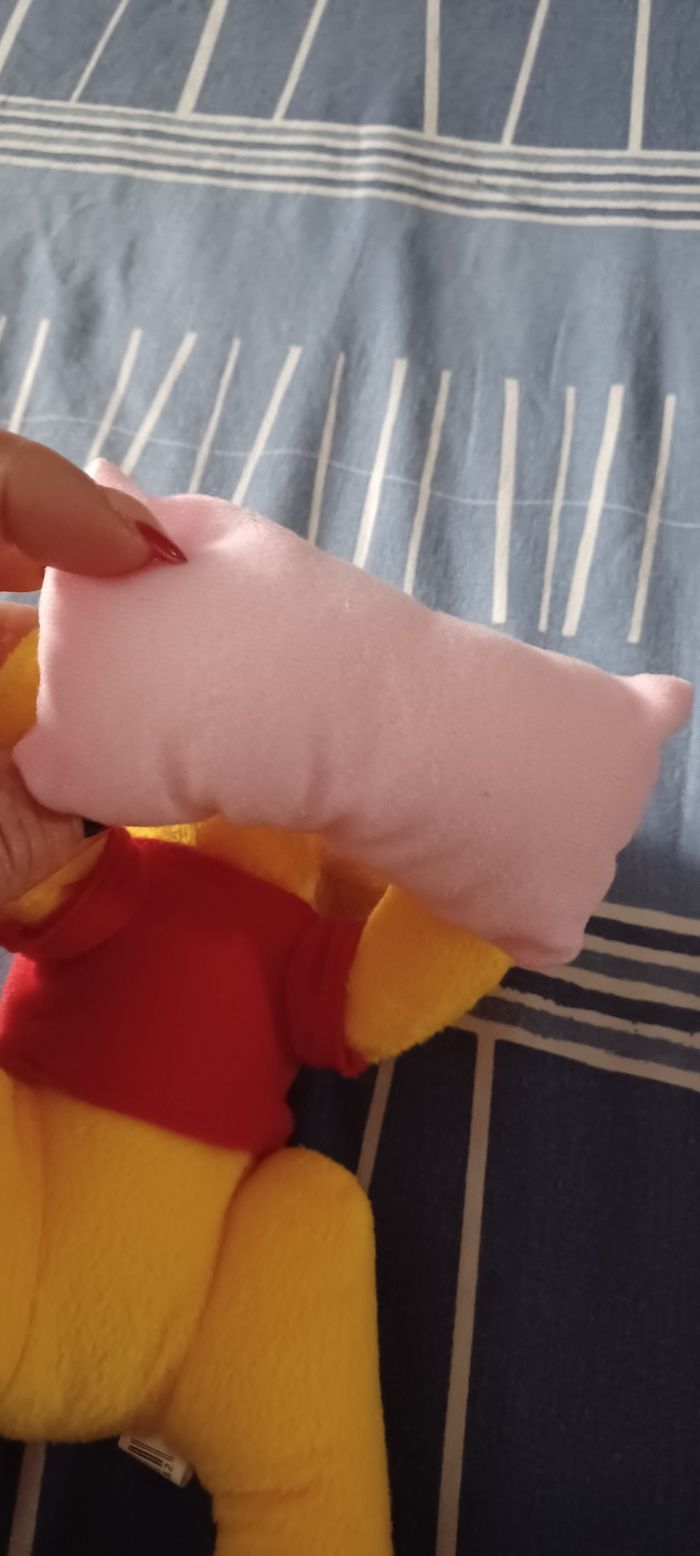 Très jolie petite peluche winni l'ourson - photo numéro 5