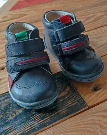 Chaussures à scratch