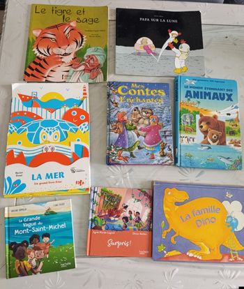 Lot de 8 livres pour petit contes et autres