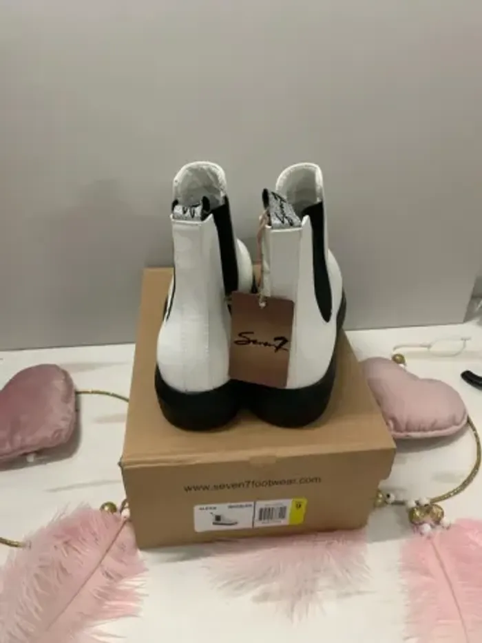 Boots Femme (neuf) Taille 41 - photo numéro 4
