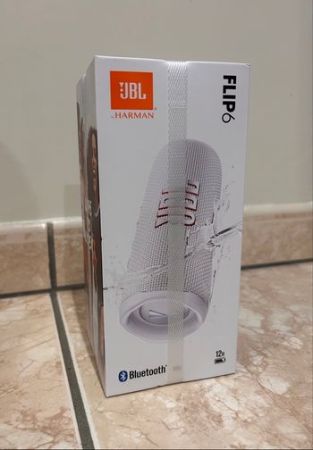 Enceinte Bluetooth JBL Flip 6 blanche – Neuve scellée – Garantie 2 ans