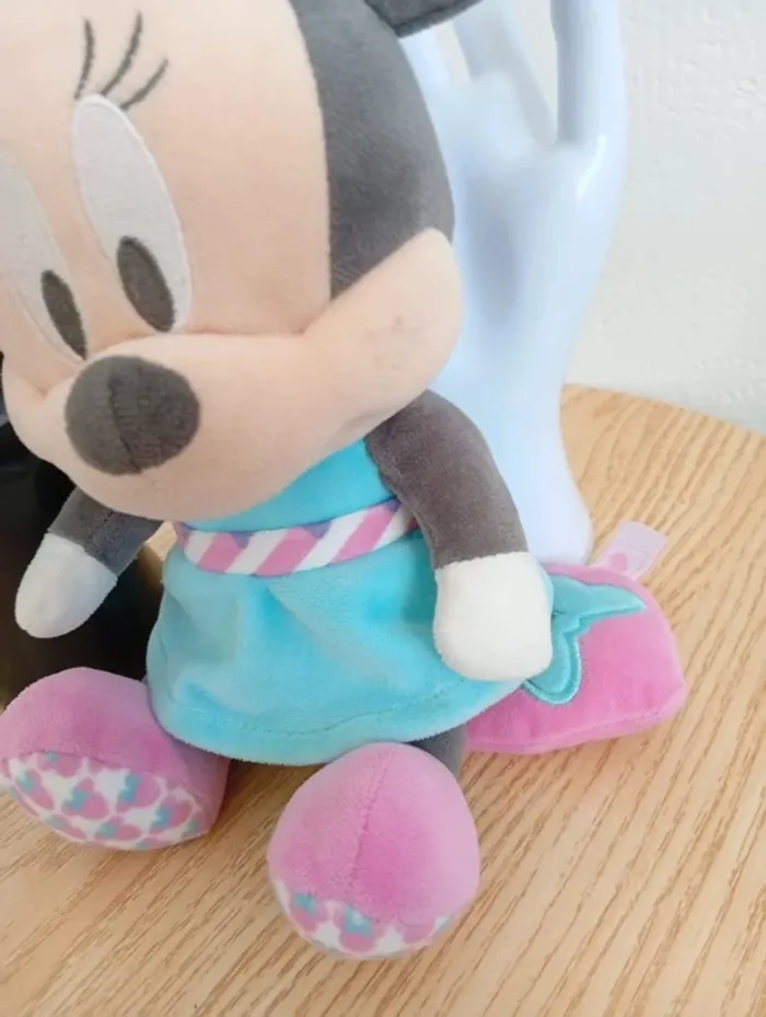Peluche Minnie musicale copine Mickey 25cm bon état - photo numéro 3