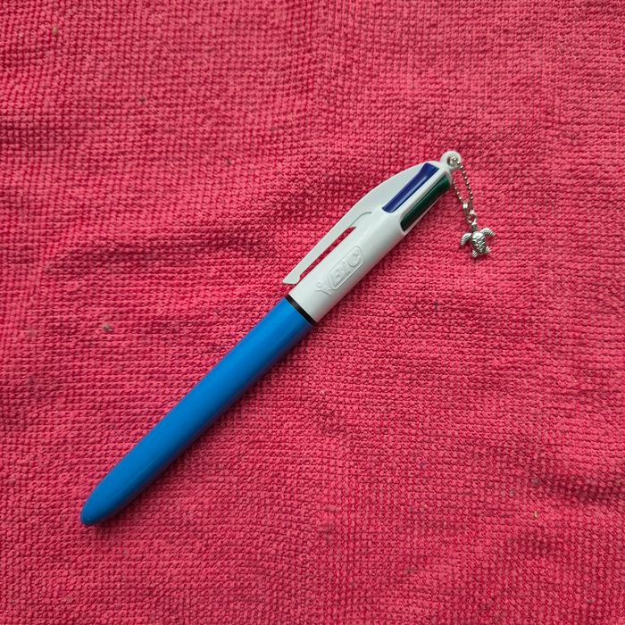 Stylo BIC 4 couleurs avec pampille Tortue