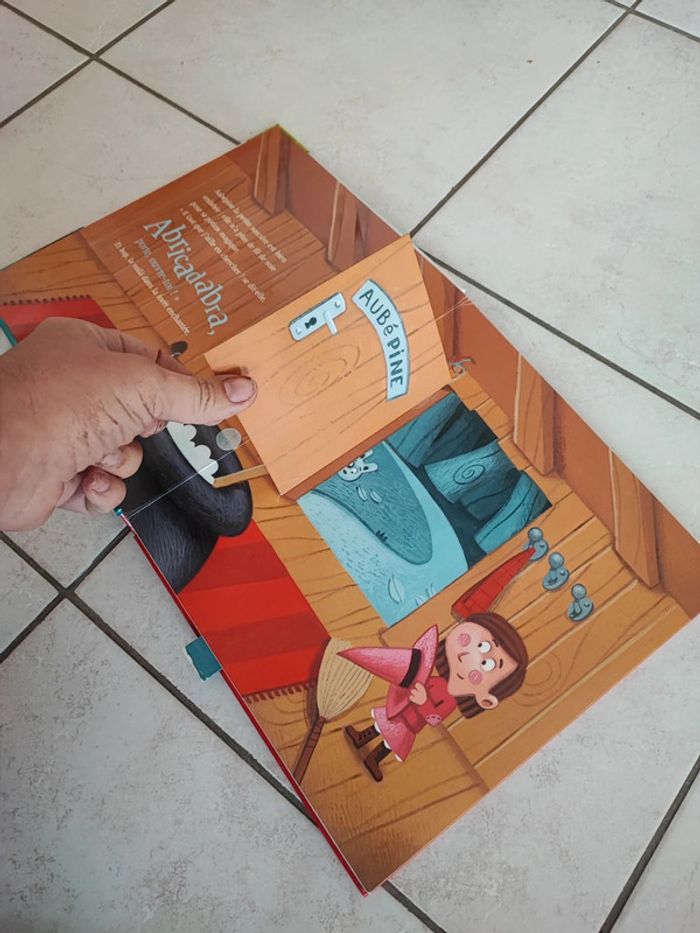 Le livre surprise de mes 4 ans (livre animé) Fleurus - photo numéro 2