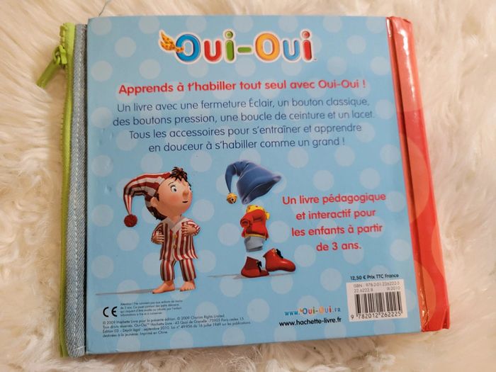 Livre Oui Oui appeend a s habiller - photo numéro 2