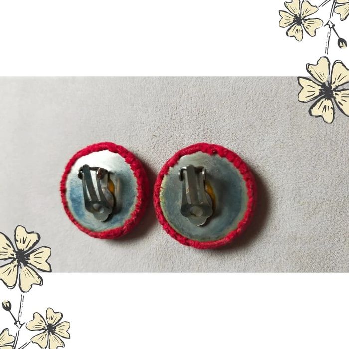 Boucles d’oreilles vintage à clip – Tissu rouge texturé - photo numéro 10