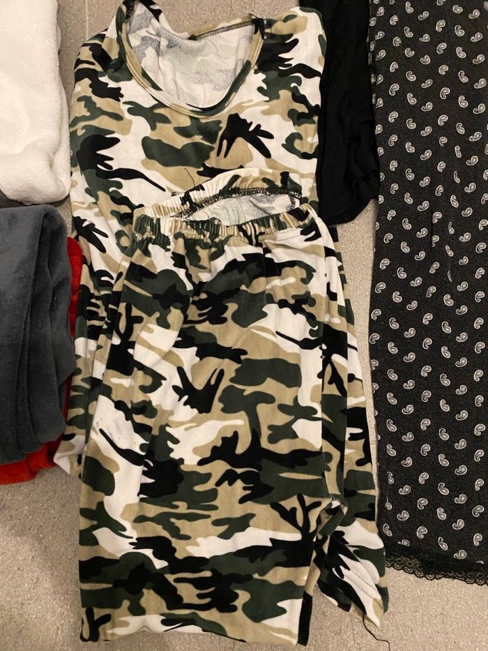 Un lot de pyjamas - photo numéro 2